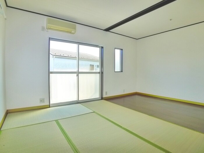 物件内観写真4　(居室)