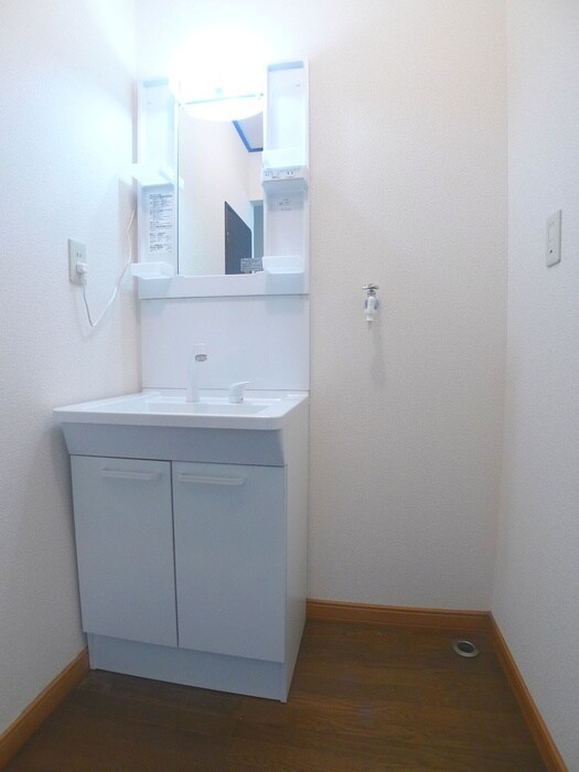 物件内観写真12　(洗濯機置場)