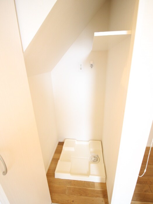 物件内観写真14　(洗濯機置場)