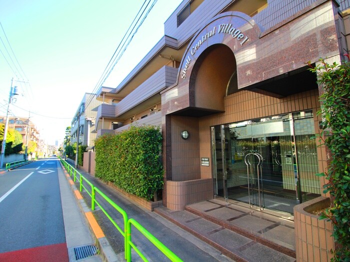 物件外観写真2　(エントランス部分)