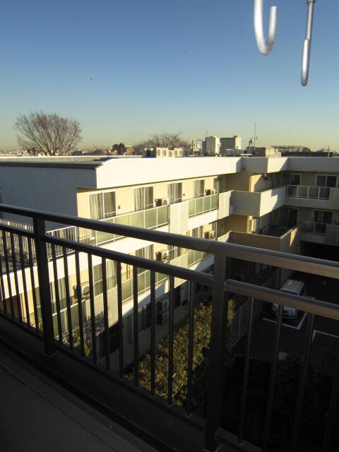 物件内観写真9　(室内からの展望)