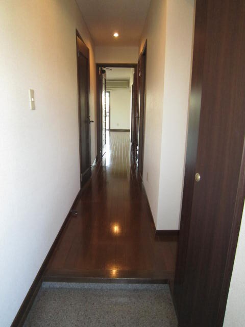 物件内観写真14　(玄関)