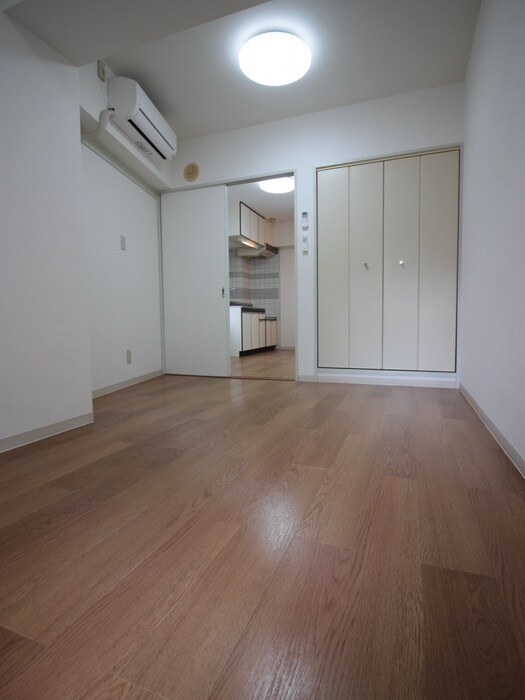 物件内観写真8　(居室)