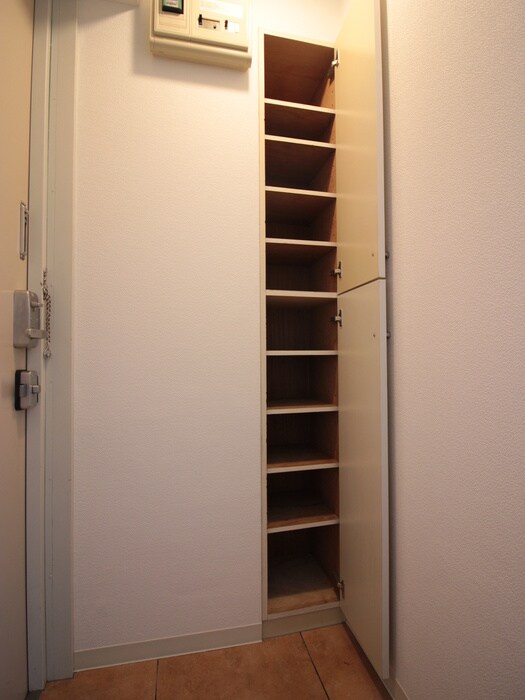 物件内観写真17　(靴箱)