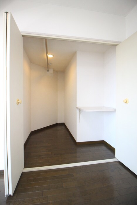 物件内観写真13　(収納)