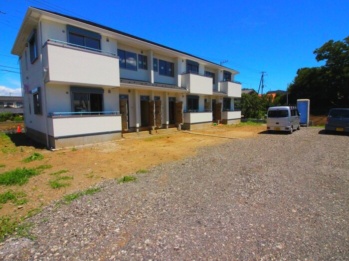 物件外観写真4　(駐車場)