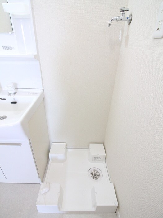 物件内観写真11　(洗濯機置場)