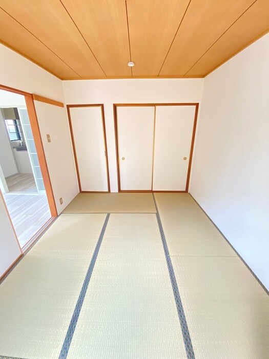 物件内観写真11　(居室)