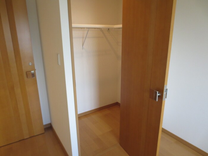 物件内観写真12　(収納)