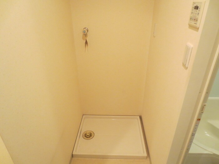 物件内観写真14　(洗濯機置場)