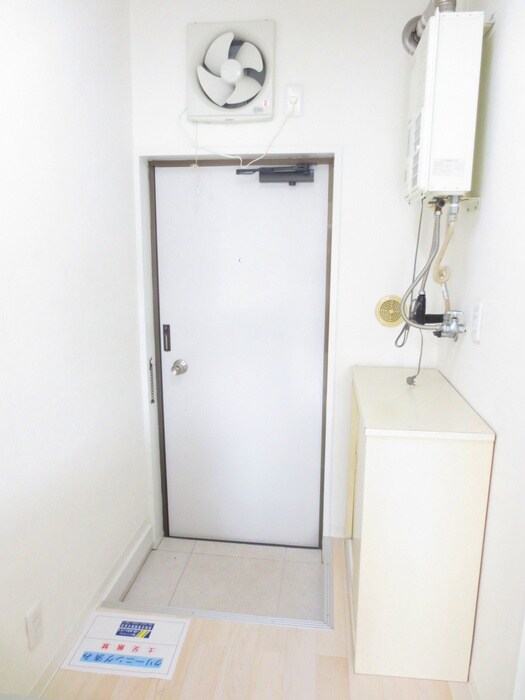 物件内観写真7　(玄関)