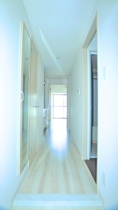 物件内観写真7　(玄関)