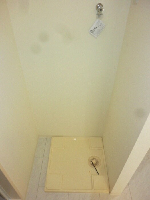 物件内観写真14　(洗濯機置場)