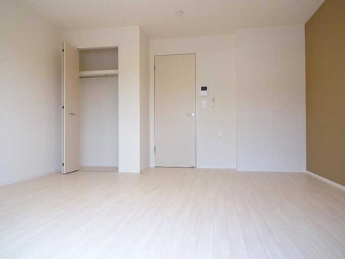 物件内観写真2　(居室)