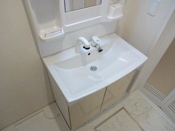 物件内観写真8　(洗面)