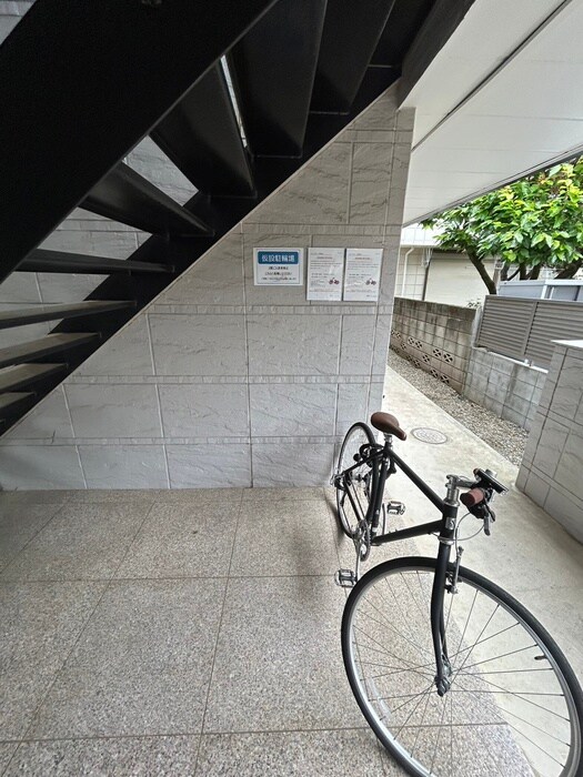 物件外観写真3　(駐輪場)