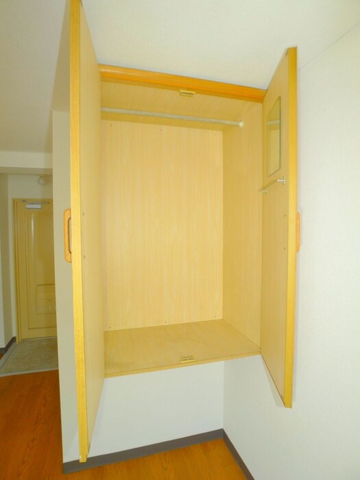 物件内観写真12　(収納)