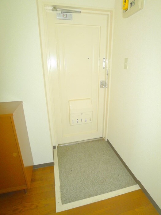 物件内観写真16　(玄関)