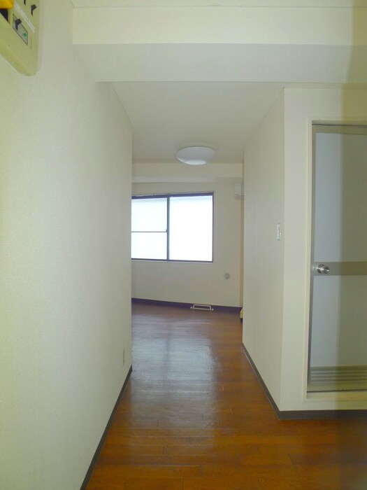 物件内観写真18　(廊下)