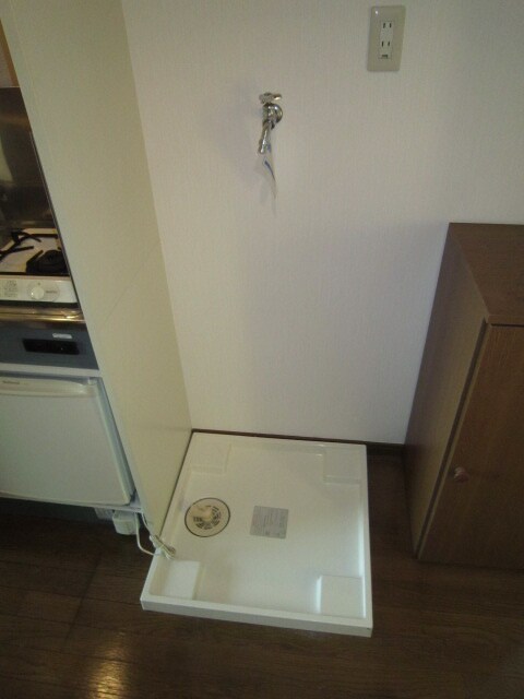 物件内観写真13　(洗濯機置場)