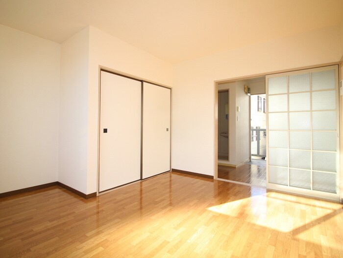 物件内観写真9　(居室)