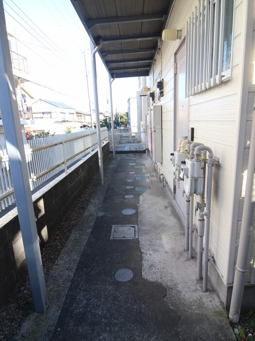 物件外観写真4　(エントランス部分)