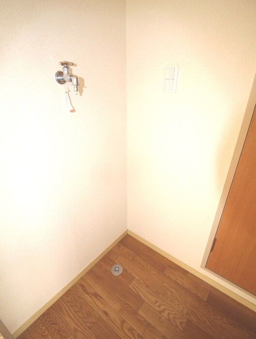 物件内観写真20　(洗濯機置場)