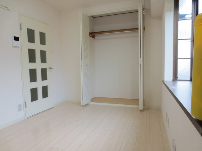 物件内観写真4　(居室)