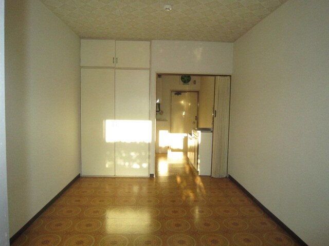 物件内観写真8　(居室)