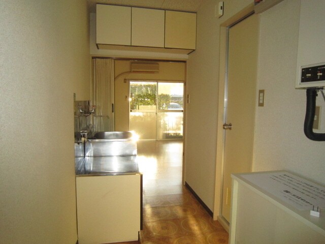 物件内観写真14　(廊下)