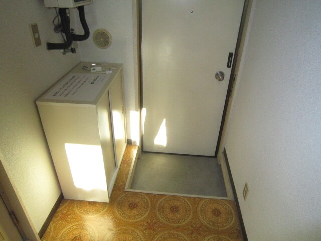 物件内観写真15　(玄関)