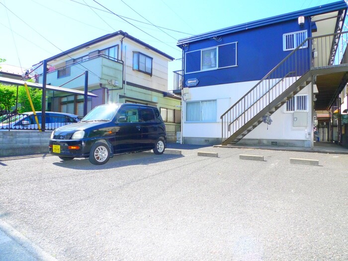 物件外観写真2　(駐車場)