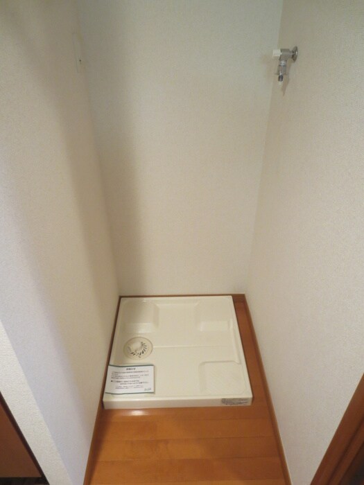 物件内観写真15　(洗濯機置場)