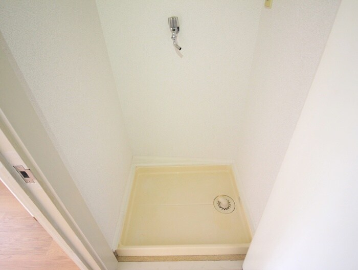 物件内観写真11　(洗濯機置場)