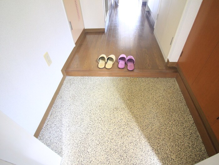 物件内観写真14　(玄関)