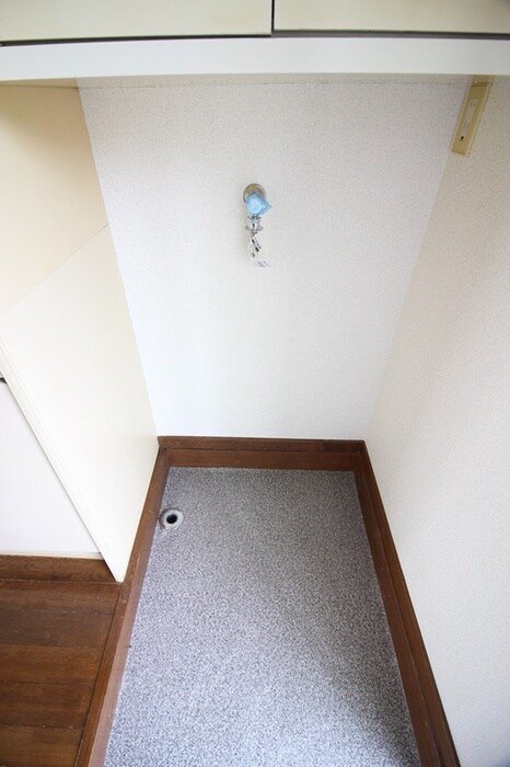 物件内観写真13　(洗濯機置場)