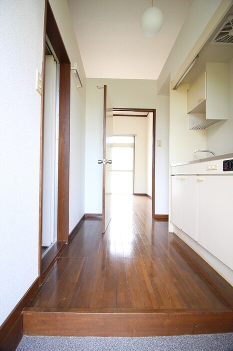 物件内観写真17　(廊下)