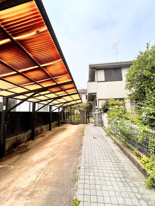 物件外観写真2　(駐車場)