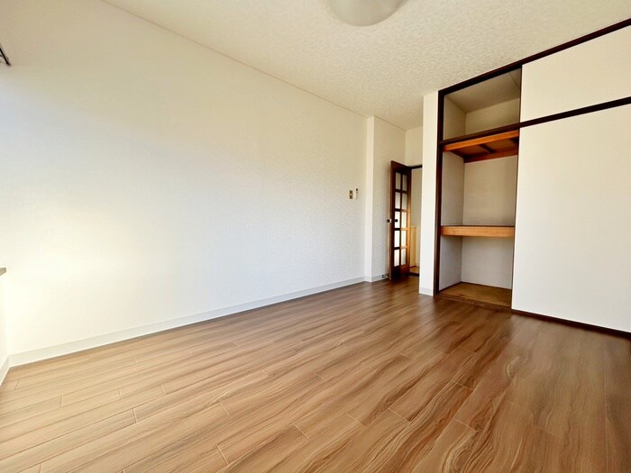 物件内観写真9　(居室)