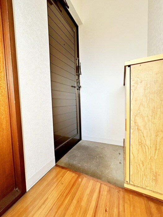 物件内観写真17　(玄関)