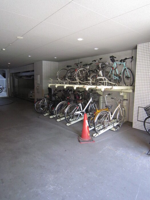 物件外観写真6　(駐輪場)