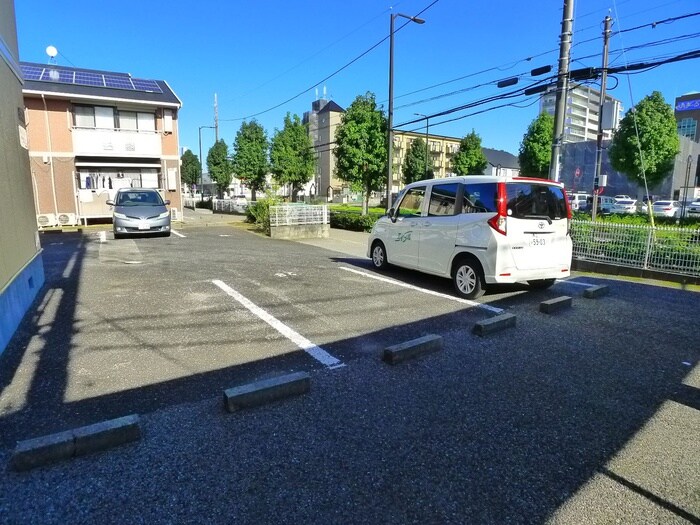 物件外観写真5　(駐車場)