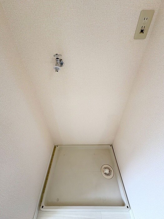 物件内観写真18　(洗濯機置場)