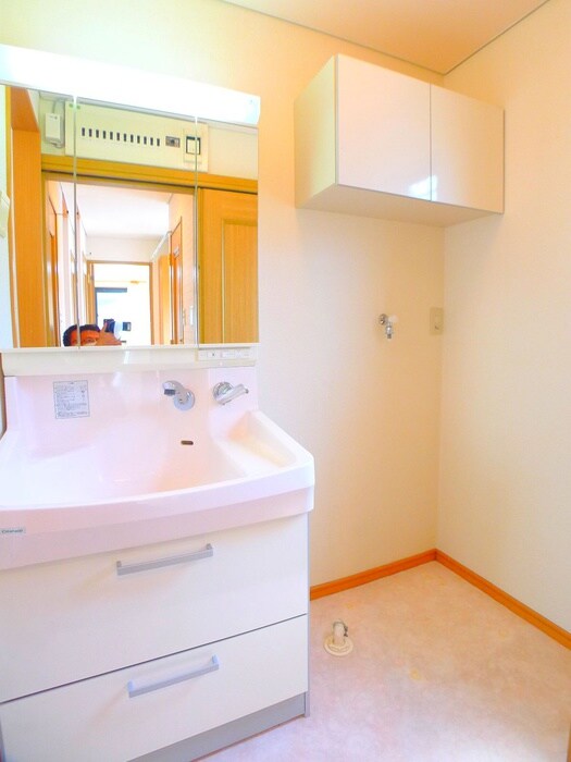 物件内観写真17　(洗濯機置場)