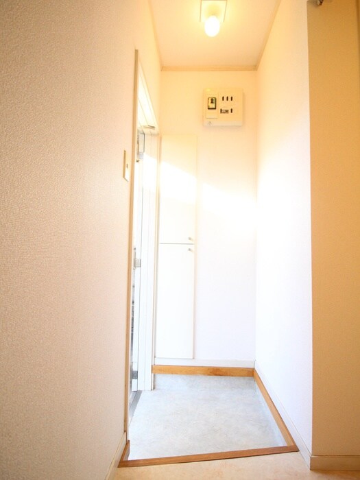 物件内観写真10　(玄関)