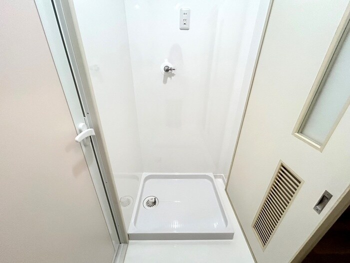 物件内観写真12　(洗濯機置場)