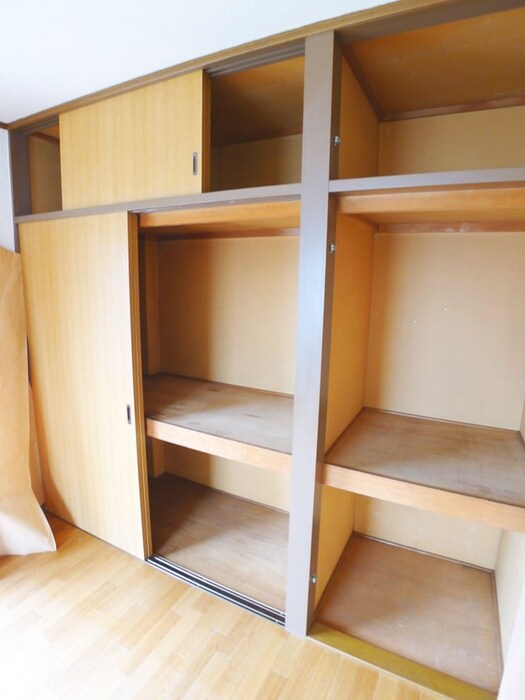 物件内観写真12　(収納)