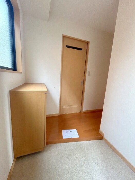 物件内観写真18　(玄関)