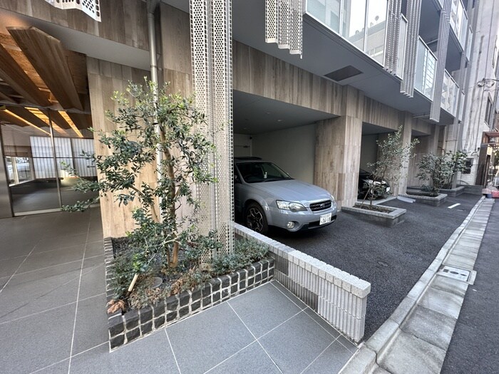 物件外観写真4　(駐車場)