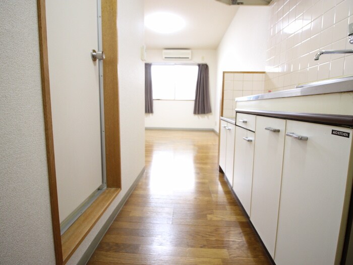 物件内観写真13　(廊下)